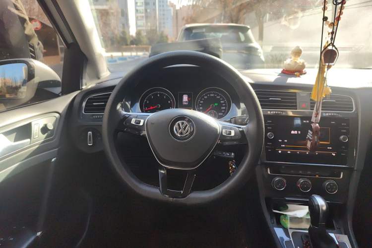 Used Volkswagen Golf 2019 1.8TSI Travel Edition Steering Wheel