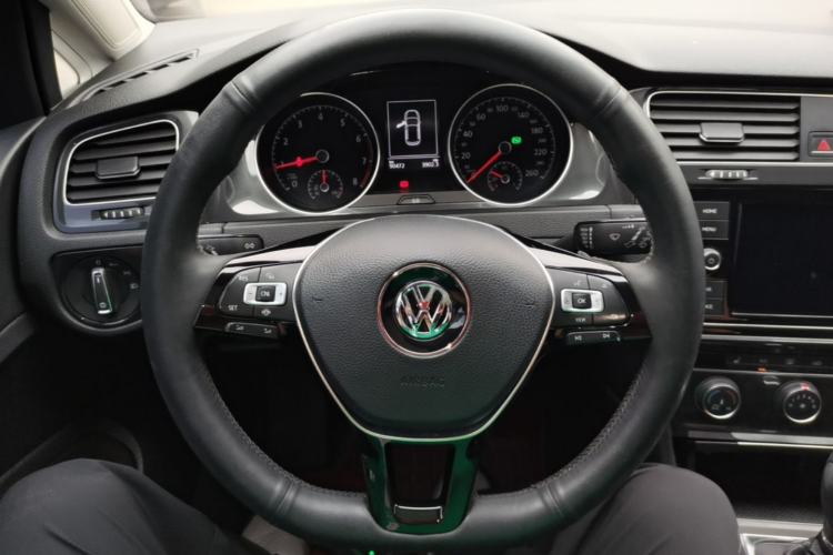 Used Volkswagen Golf 2019 280TSI DSG Luxury Version China VI Standard Steering Wheel