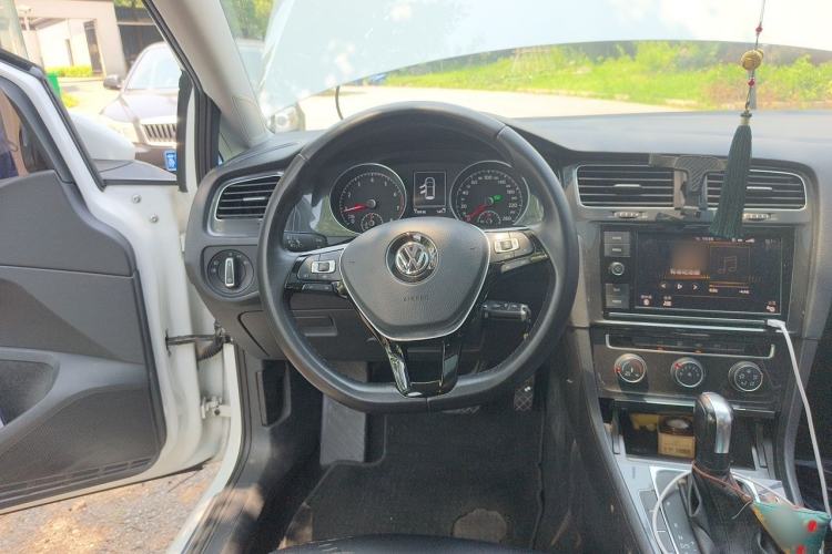 Used Volkswagen Golf 2019 1.6L Automatic Comfort Model China V Standard Steering Wheel