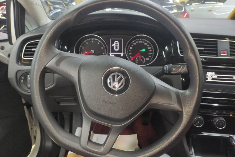 Used Volkswagen Golf 2019 1.6L Automatic Fashion Model China V Standard Steering Wheel
