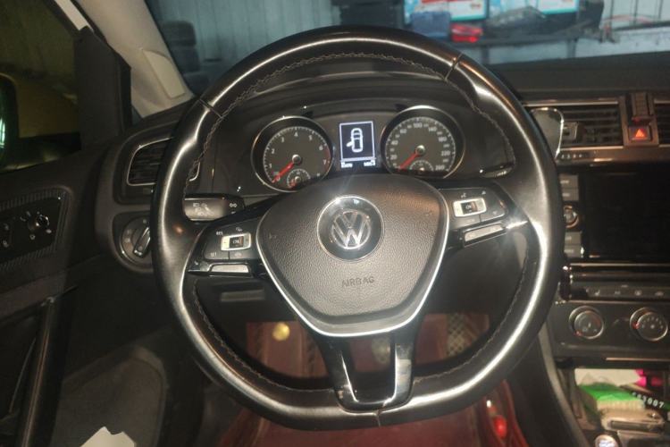 Used Volkswagen Golf 2019 280TSI DSG Luxury Version China VI Standard Steering Wheel