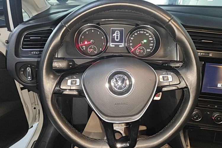 Used Volkswagen Golf 2019 1.6L Automatic Comfort Model China V Standard Steering Wheel