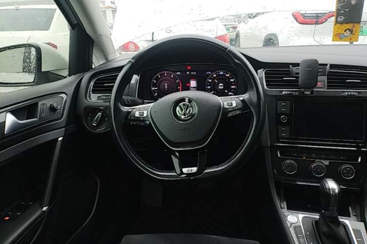 Used Volkswagen Golf 2019 280TSI DSG Luxury Version China VI Standard Steering Wheel