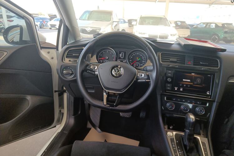 Used Volkswagen Golf 2019 280TSI DSG Luxury Version China VI Standard Steering Wheel