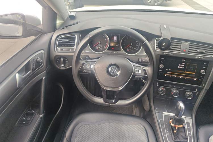 Used Volkswagen Golf 2019 1.8TSI Travel Edition Steering Wheel