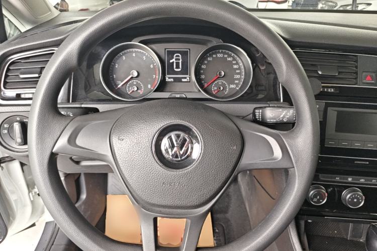 Used Volkswagen Golf 2019 1.6L Automatic Fashion Model China V Standard Steering Wheel