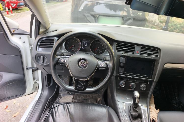 Used Volkswagen Golf 2019 200TSI DSG Comfort & Ambition Edition China VI Standard Steering Wheel