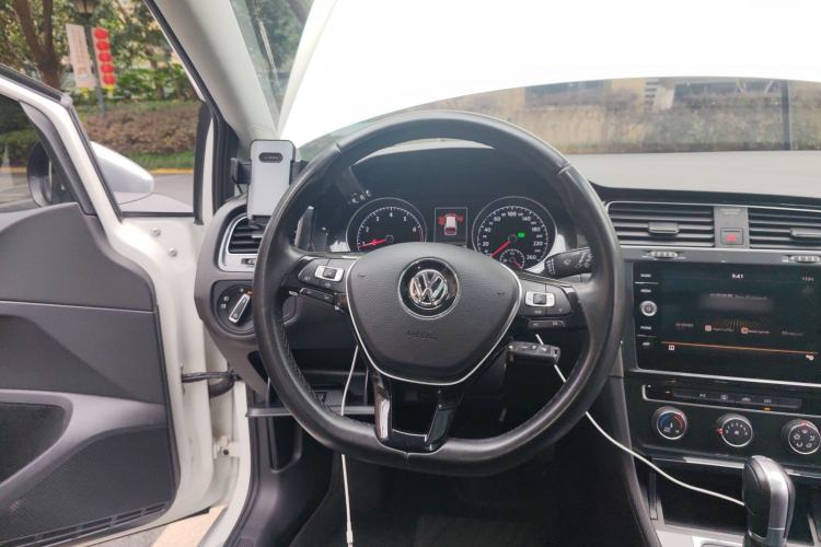 Used Volkswagen Golf 2019 1.8TSI Travel Edition Steering Wheel