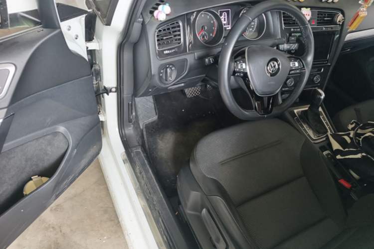 Used Volkswagen Golf 2019 1.6L Automatic Comfort Model China V Standard Steering Wheel