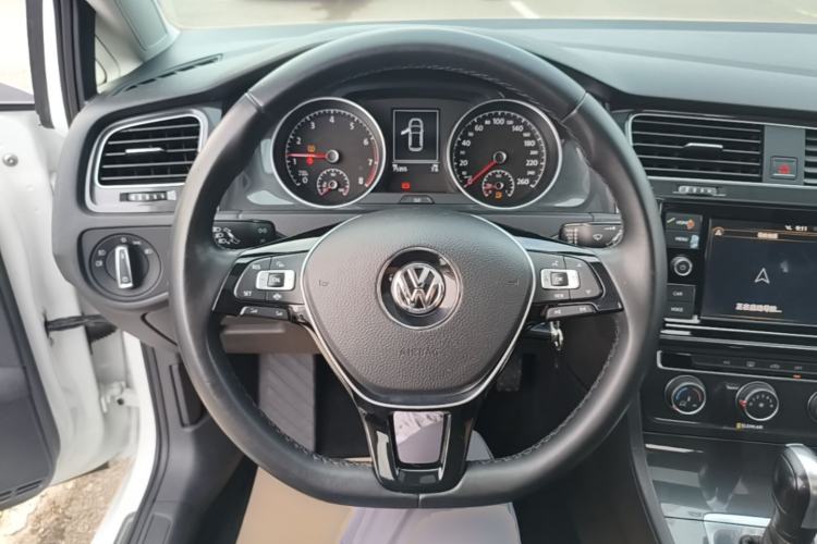 Used Volkswagen Golf 2019 1.6L Automatic Comfort Model China V Standard Steering Wheel