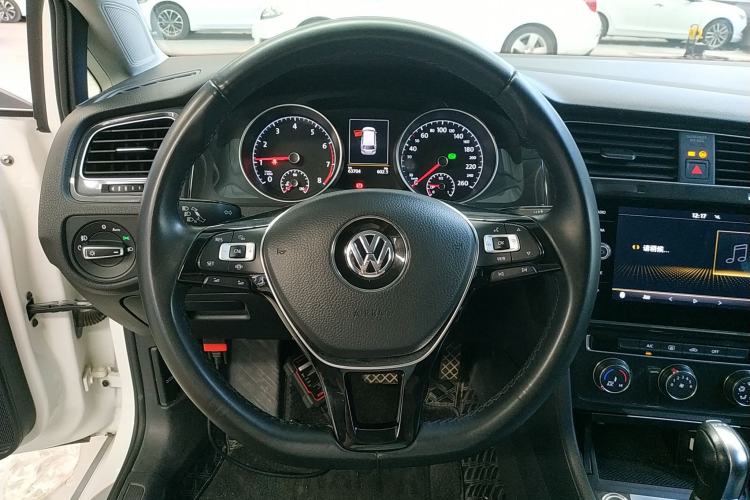 Used Volkswagen Golf 2019 1.8TSI Travel Edition Steering Wheel