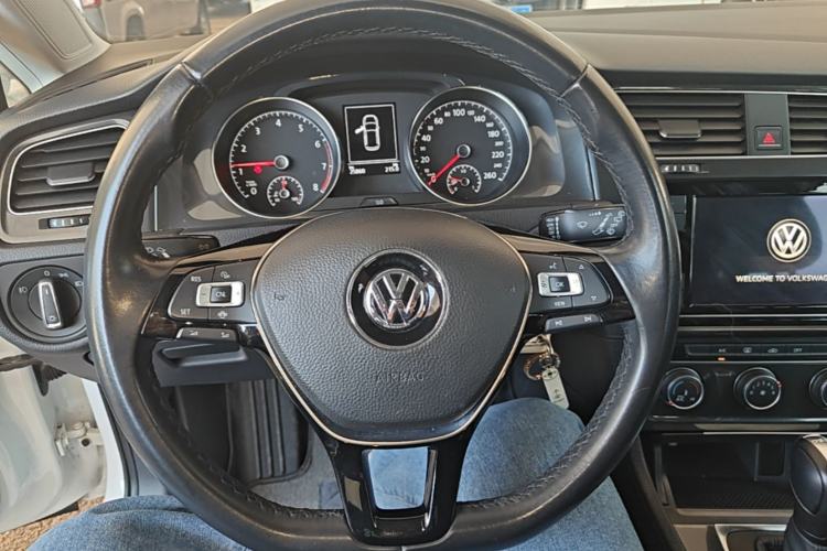 Used Volkswagen Golf 2019 200TSI DSG Comfort & Ambition Edition China VI Standard Steering Wheel