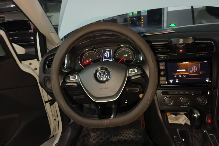 Used Volkswagen Golf 2019 1.6L Automatic Comfort Model China V Standard Steering Wheel