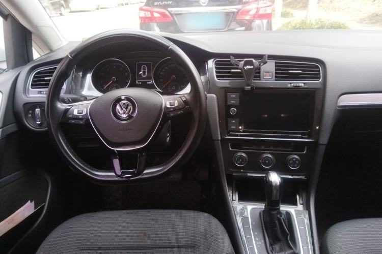 Used Volkswagen Golf 2019 1.6L Automatic Comfort Model China V Standard Steering Wheel