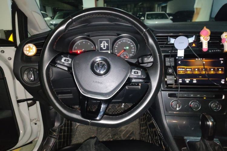 Used Volkswagen Golf 2019 1.6L Automatic Comfort Model China V Standard Steering Wheel