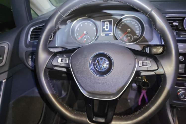 Used Volkswagen Golf 2019 1.6L Automatic Comfort Model China V Standard Steering Wheel