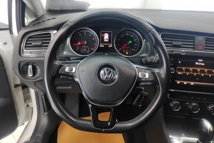 Used Volkswagen Golf 2019 1.8TSI Travel Edition Steering Wheel