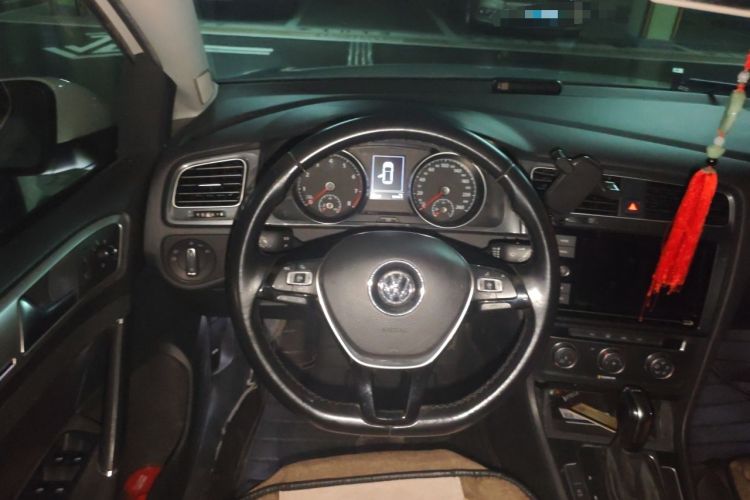 Used Volkswagen Golf 2019 200TSI DSG Comfort & Ambition Edition China VI Standard Steering Wheel