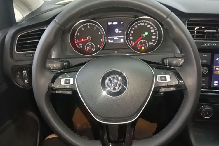 Used Volkswagen Golf 2019 1.6L Automatic Comfort Model China V Standard Steering Wheel
