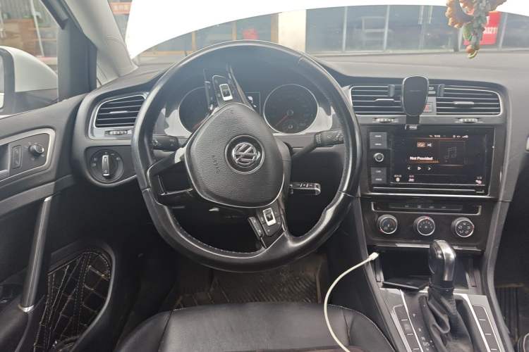 Used Volkswagen Golf 2019 200TSI DSG Comfort Version China VI Standard Steering Wheel