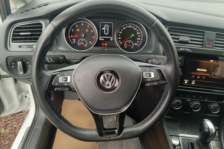 Used Volkswagen Golf 2019 280TSI DSG Comfort Version China VI Standard Steering Wheel