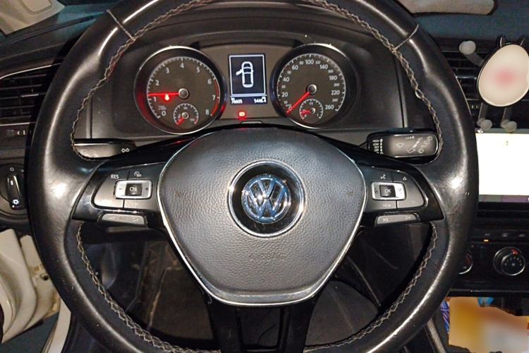 Used Volkswagen Golf 2019 200TSI DSG Comfort & Ambition Edition China VI Standard Steering Wheel
