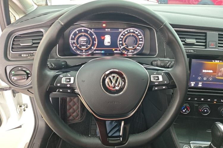 Used Volkswagen Golf 2019 280TSI DSG Luxury Version China VI Standard Steering Wheel