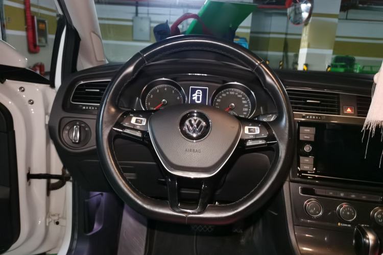 Used Volkswagen Golf 2019 280TSI DSG Comfort Version China VI Standard Steering Wheel