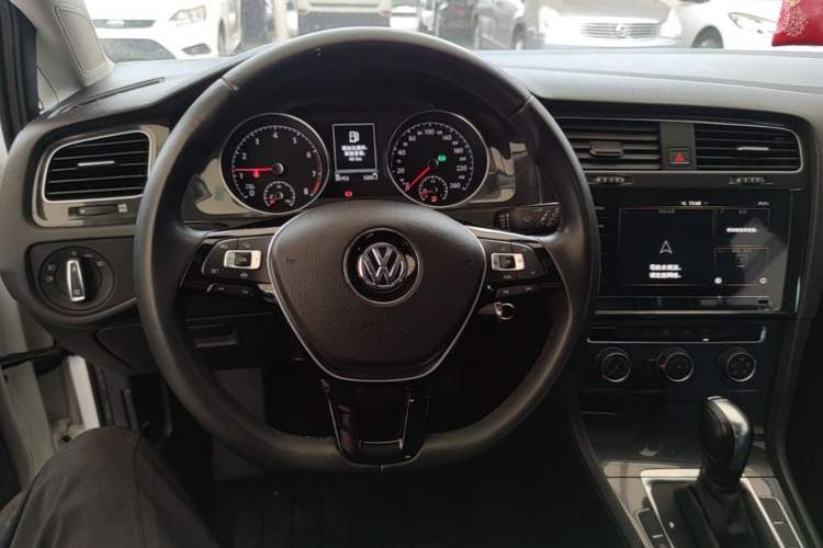 Used Volkswagen Golf 2019 280TSI DSG Comfort Version China VI Standard Steering Wheel
