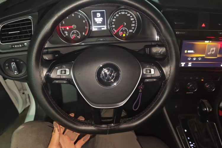 Used Volkswagen Golf 2019 280TSI DSG Comfort Version China VI Standard Steering Wheel