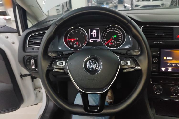 Used Volkswagen Golf 2019 280TSI DSG Luxury Version China VI Standard Steering Wheel