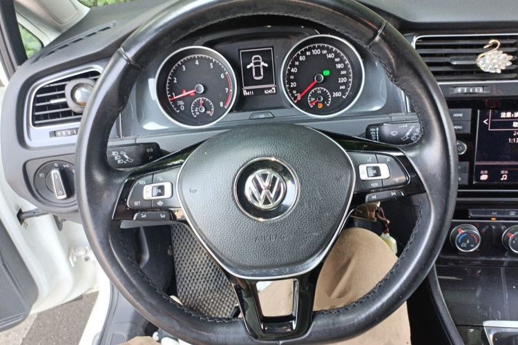Used Volkswagen Golf 2019 1.6L Automatic Comfort Model China V Standard Steering Wheel