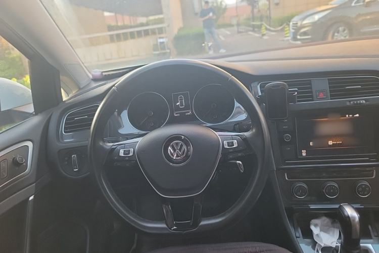 Used Volkswagen Golf 2019 1.6L Automatic Comfort Model China V Standard Steering Wheel