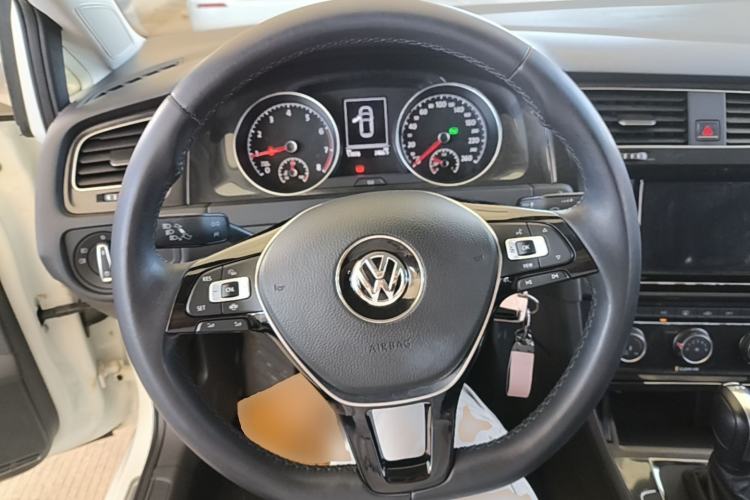 Used Volkswagen Golf 2019 200TSI DSG Comfort & Ambition Edition China VI Standard Steering Wheel