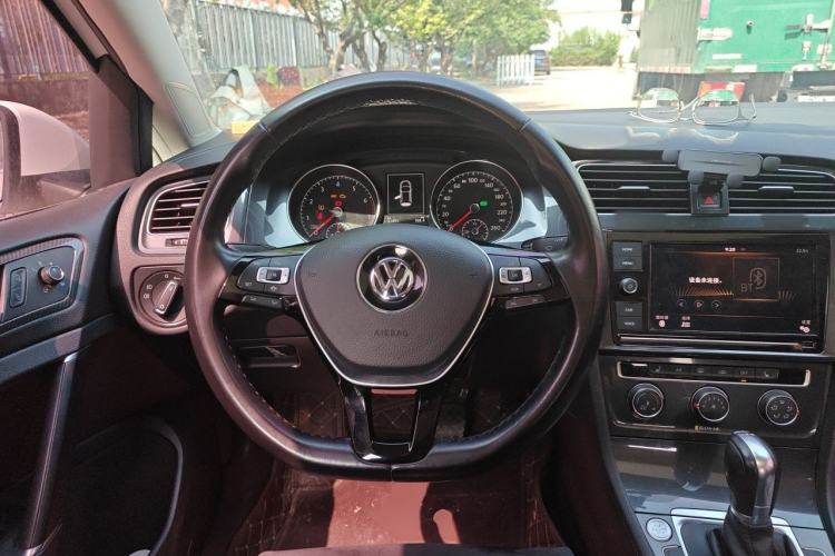 Used Volkswagen Golf 2019 280TSI DSG Luxury Version China V Standard Steering Wheel