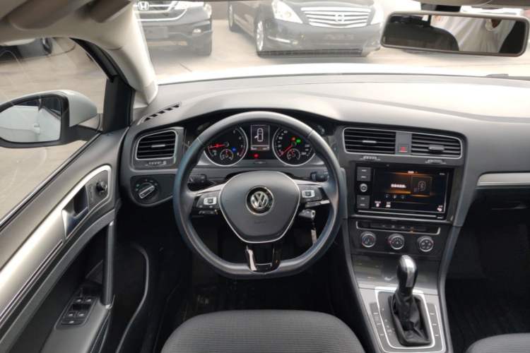 Used Volkswagen Golf 2019 280TSI DSG Comfort Version China VI Standard Steering Wheel