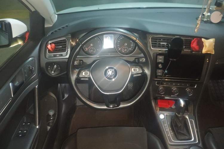 Used Volkswagen Golf 2019 280TSI DSG Luxury Version China VI Standard Steering Wheel