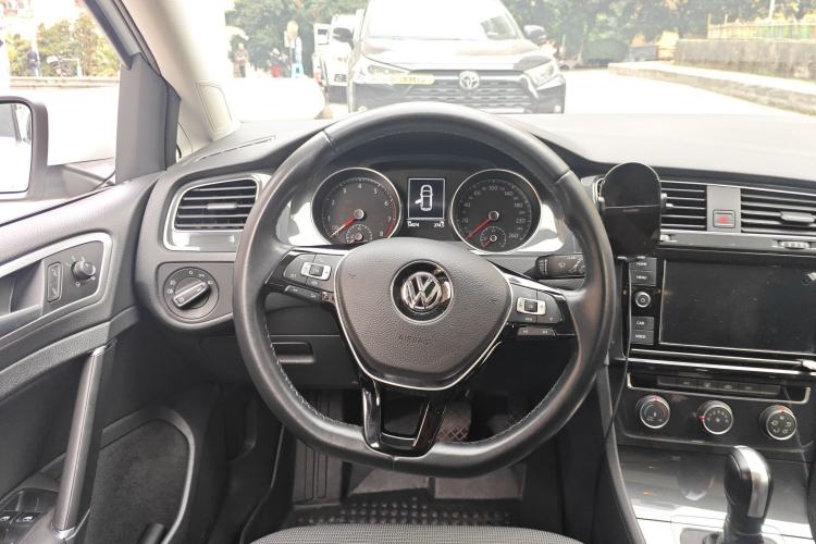 Used Volkswagen Golf 2019 1.6L Automatic Comfort Model China V Standard Steering Wheel
