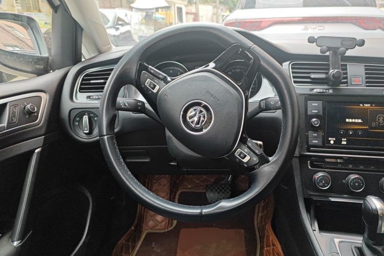 Used Volkswagen Golf 2019 200TSI DSG Comfort & Ambition Edition China VI Standard Steering Wheel