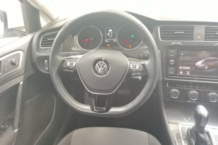 Used Volkswagen Golf 2019 200TSI DSG Comfort & Ambition Edition China VI Standard Steering Wheel