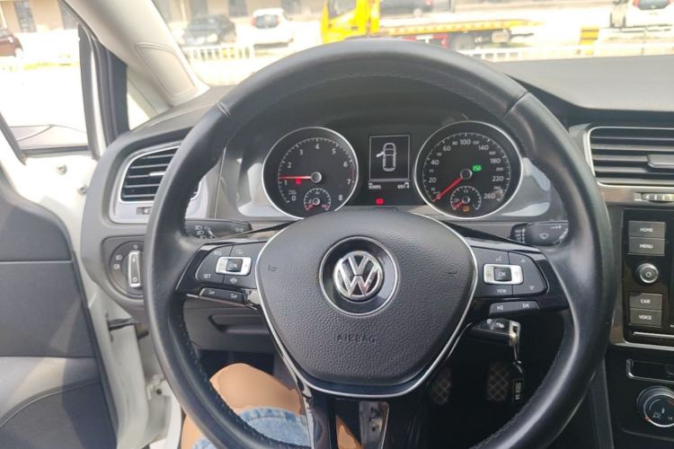 Used Volkswagen Golf 2019 280TSI DSG Comfort Version China VI Standard Steering Wheel
