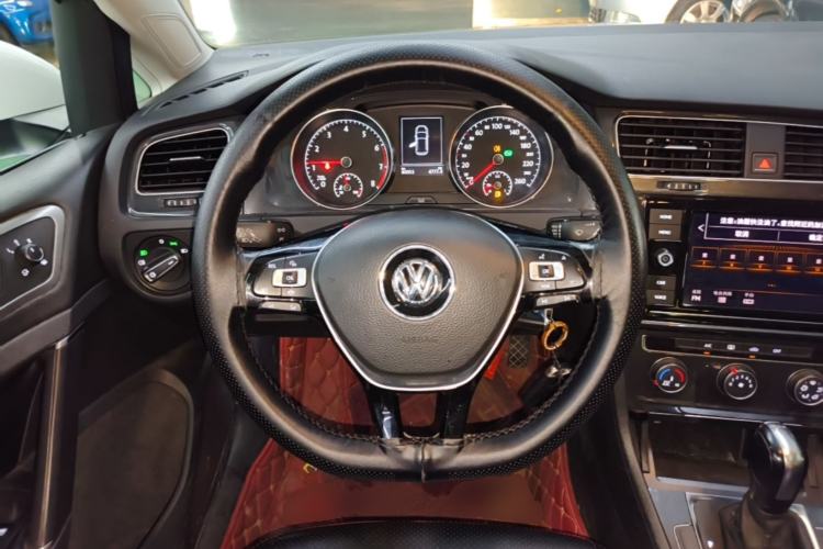 Used Volkswagen Golf 2019 200TSI DSG Comfort & Ambition Edition China VI Standard Steering Wheel