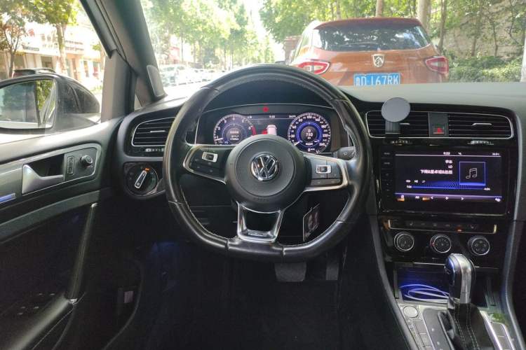 Used Volkswagen Golf 2019 280TSI DSG R-Line China VI Standard Steering Wheel