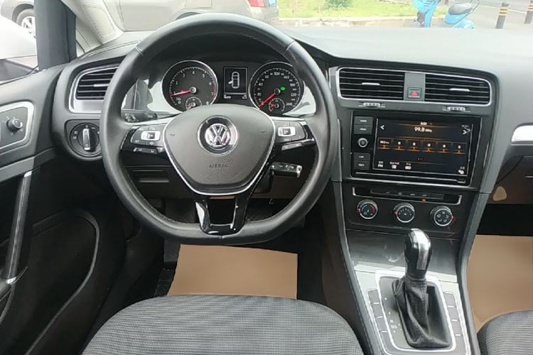 Used Volkswagen Golf 2019 1.6L Automatic Comfort Model China V Standard Steering Wheel