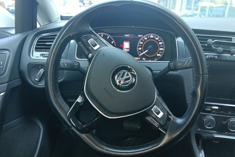 Used Volkswagen Golf 2019 280TSI DSG Luxury Version China VI Standard Steering Wheel