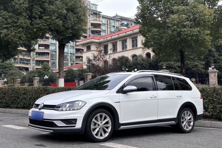 Used Volkswagen Golf 2019 1.8TSI Travel Edition Guazi used car, China used car export, Used car for sale, Used  cars, Cheapest cars for sale