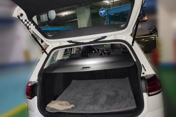 Used Volkswagen Golf 2019 1.8TSI Travel Edition Trunk