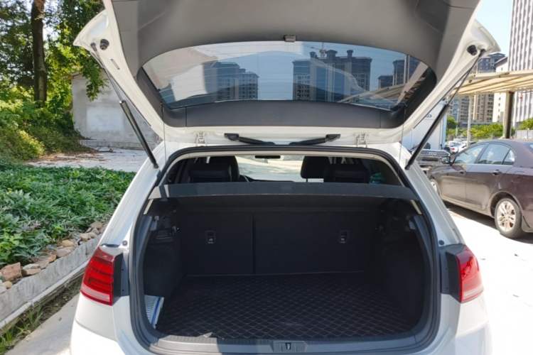 Used Volkswagen Golf 2019 1.6L Automatic Comfort Model China V Standard Trunk