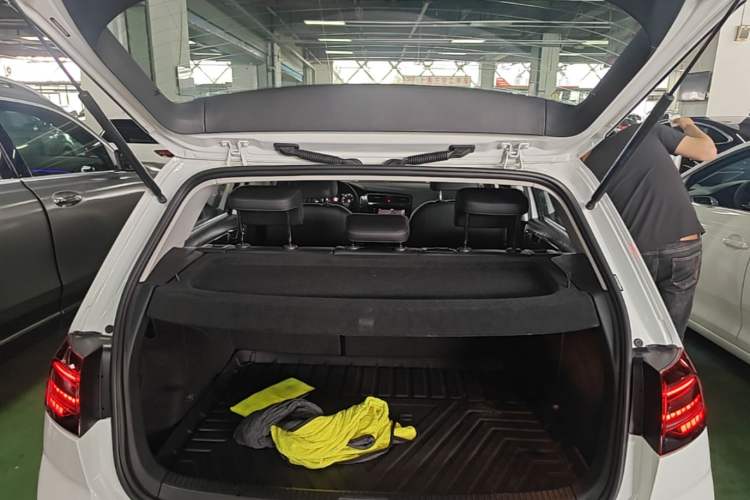 Used Volkswagen Golf 2019 280TSI DSG Luxury Version China VI Standard Trunk