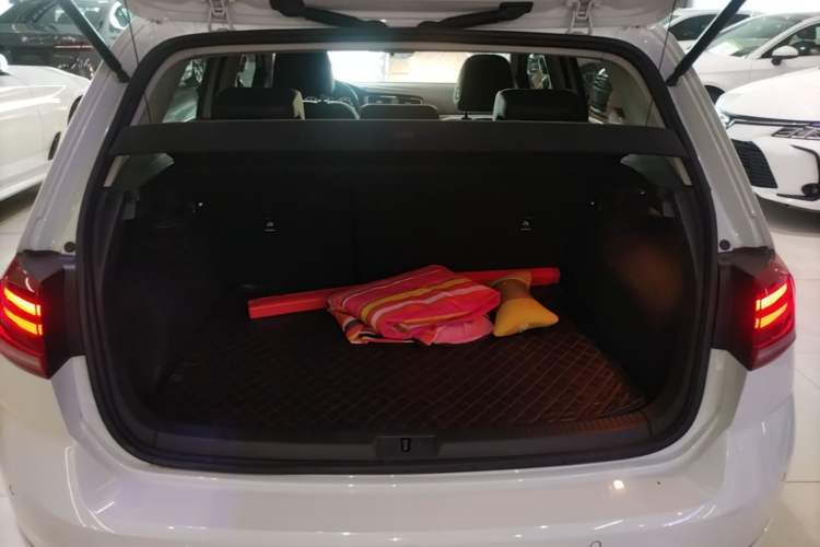 Used Volkswagen Golf 2019 280TSI DSG Comfort Version China VI Standard Trunk
